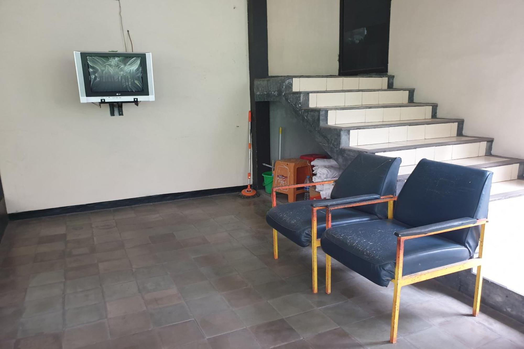 Oyo Life 2090 Ratna Backpacker Syariah Ξενοδοχείο Probolinggo Εξωτερικό φωτογραφία