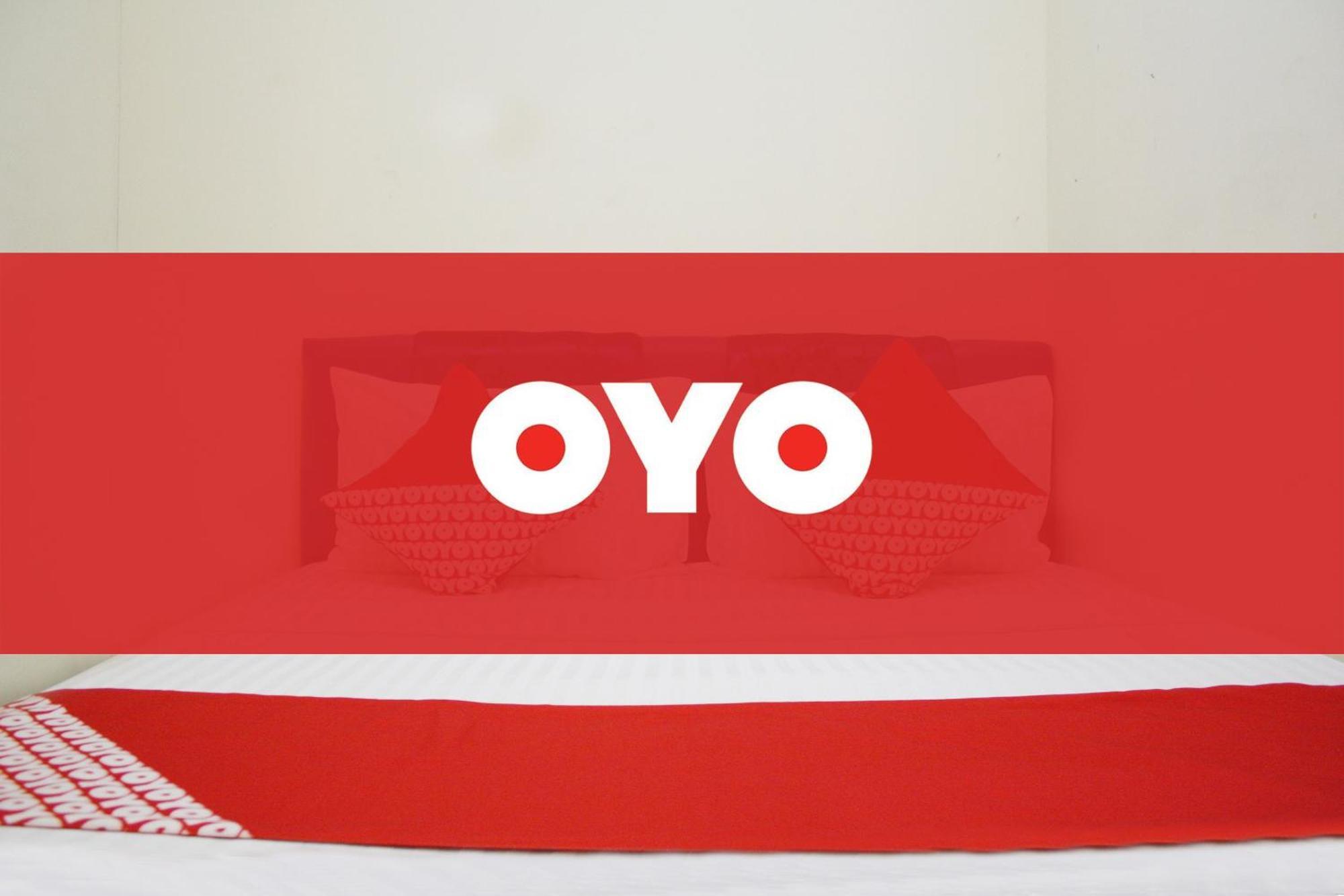 Oyo Life 2090 Ratna Backpacker Syariah Ξενοδοχείο Probolinggo Εξωτερικό φωτογραφία